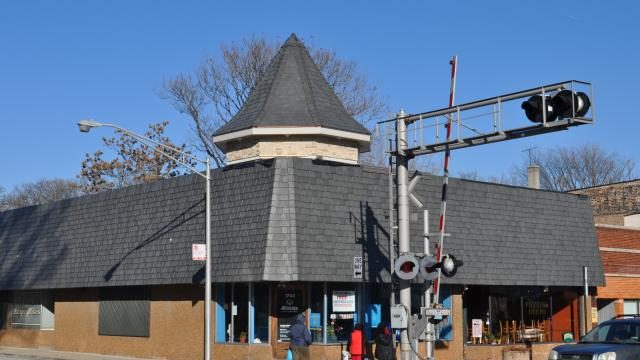 davinci polymer slate roof on historic building in illinois