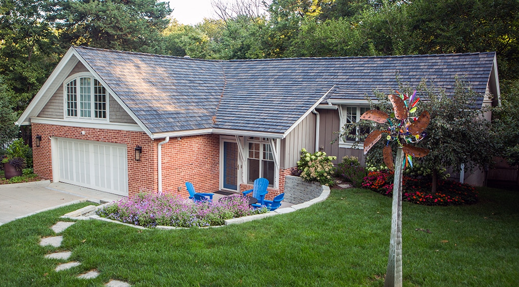 This Select Shake installation is one of Weatherguard's many DaVinci roof installations. 